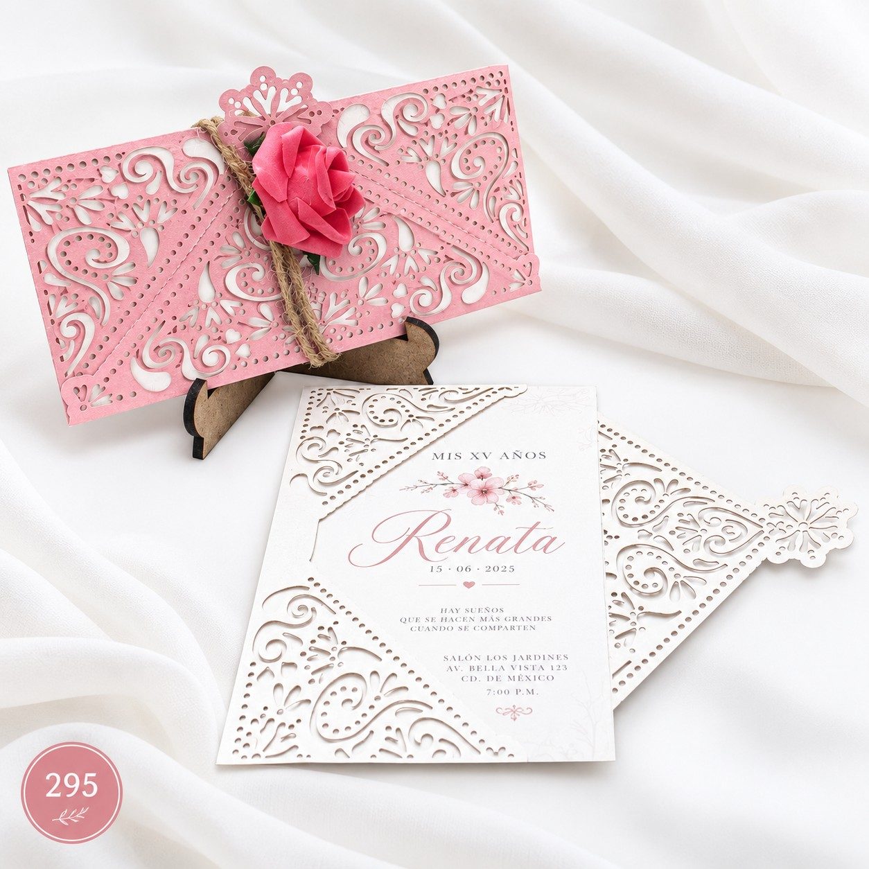 Invitación de 15 años · Filigrana con rosa decorativa · 295