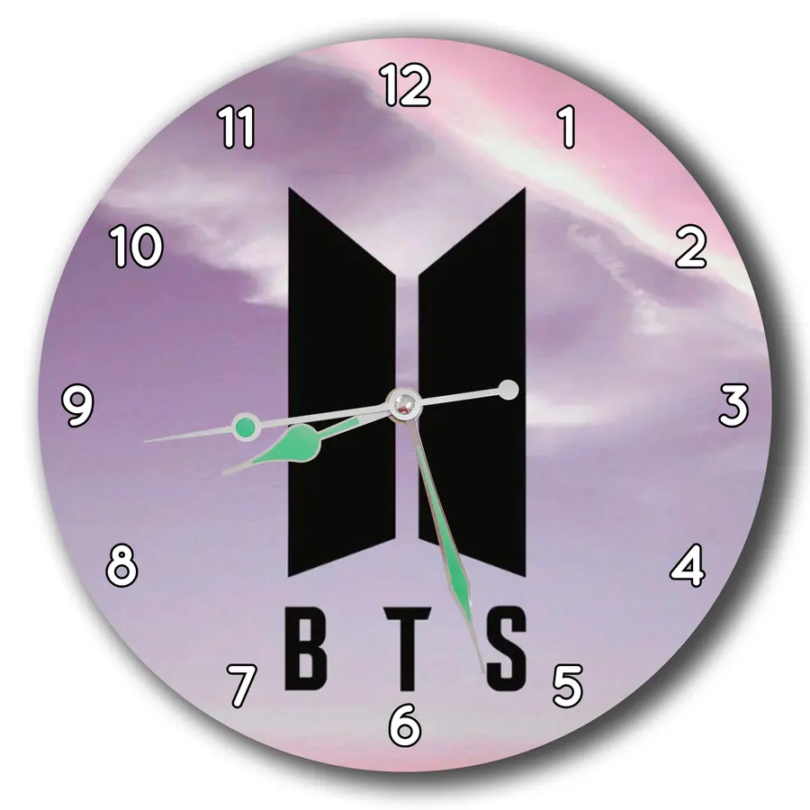Reloj BTS con logo sobre tonos pastel · MUS-017