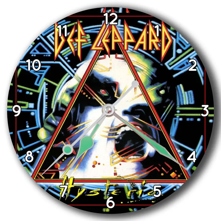 Reloj Def Leppard con triángulo ilustrado · MUS-019