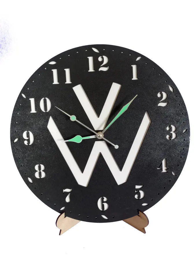 Reloj Volkswagen con monograma blanco · PTB-005
